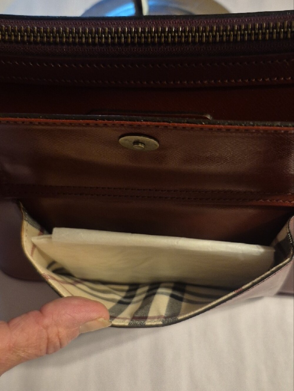 NWT Burberry Shoulder Bag in Deep Burgundy - Classic Women's Handbag NWT - Picture 6 of 9